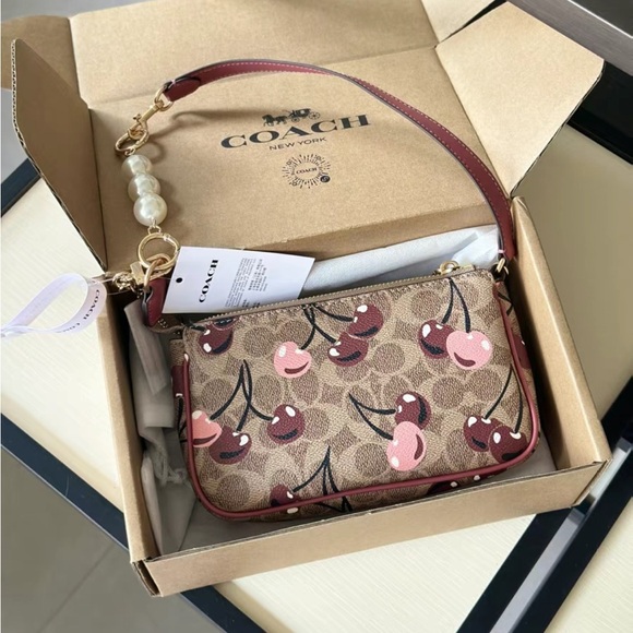 Coach shoulder bags - Picture 3 of 6